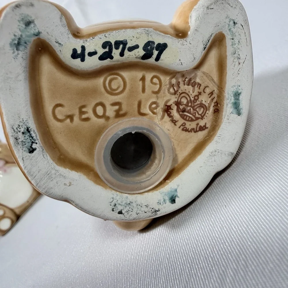 Vintage Lefton Ceramic Teddy Bear Salt Pepper Shakers 1984 Hand Painted Bows Set